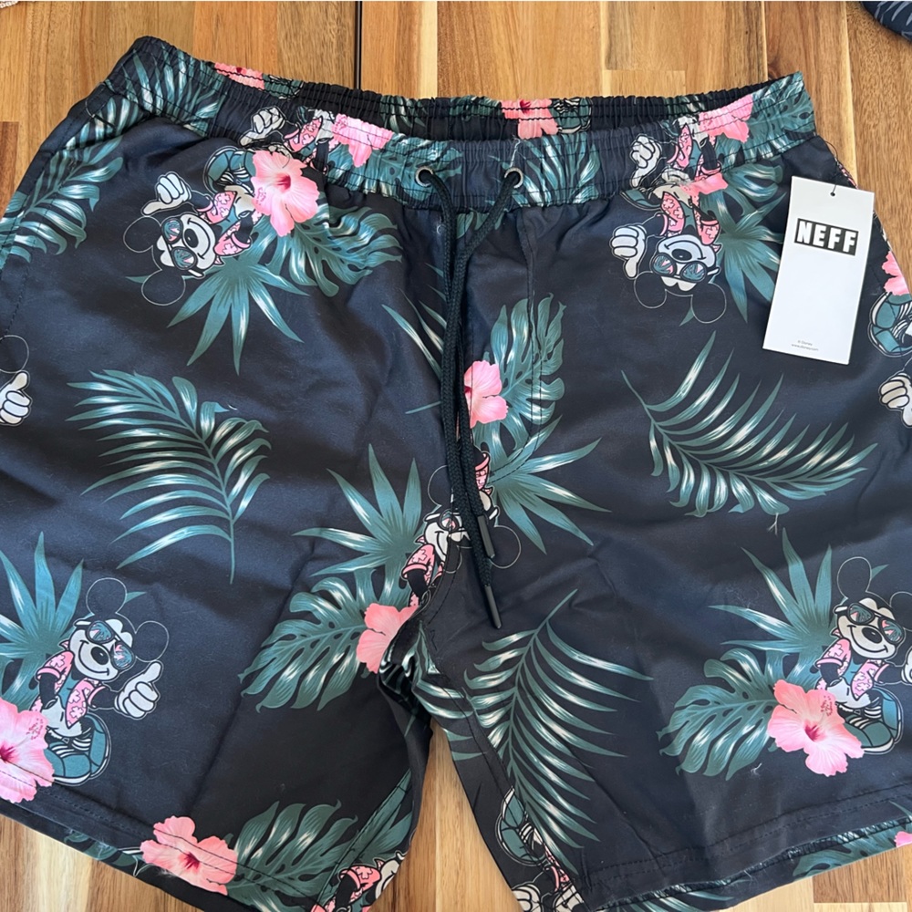 Neff x Disney shorts size L